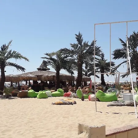 Sea Breeze D05 شقة ساني بيتش